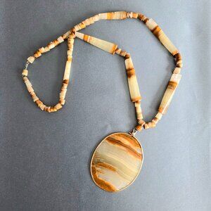 Vintage Mexican Onyx/Agate stone bead necklace with large pendant.
